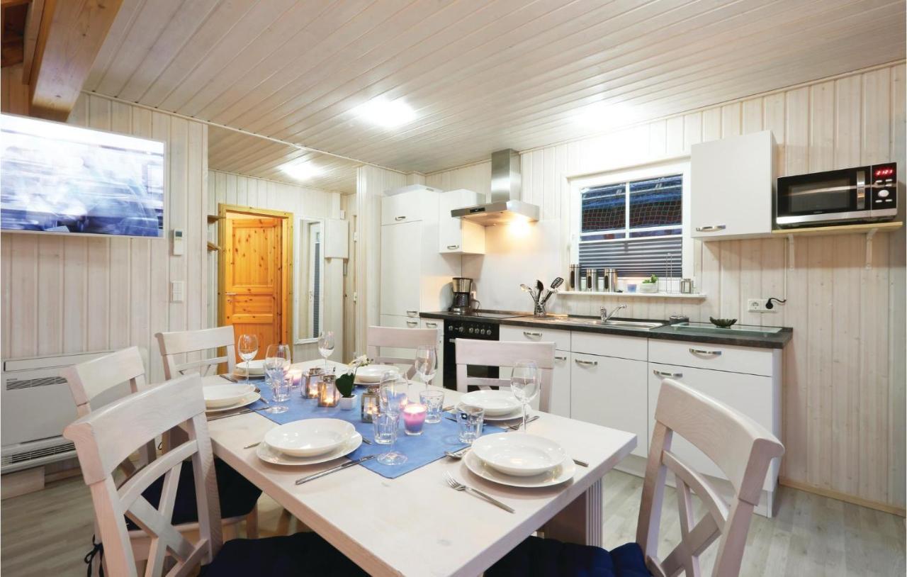 Beach Front Home In Zerpenschleuse With Wifi Extérieur photo