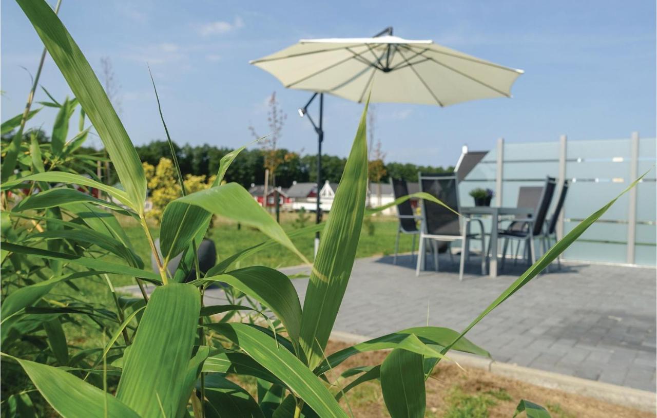 Beach Front Home In Zerpenschleuse With Wifi Extérieur photo