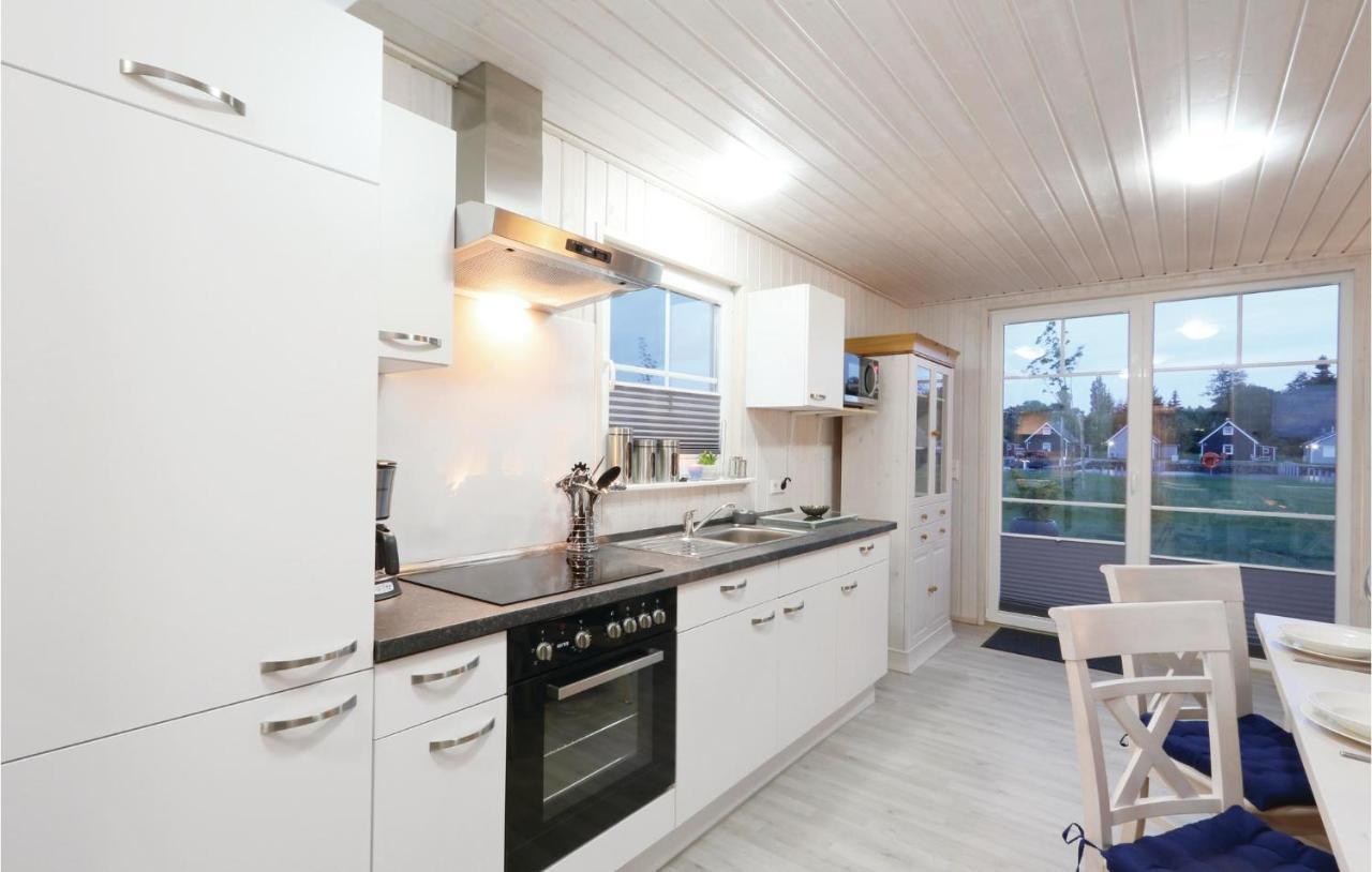 Beach Front Home In Zerpenschleuse With Wifi Extérieur photo