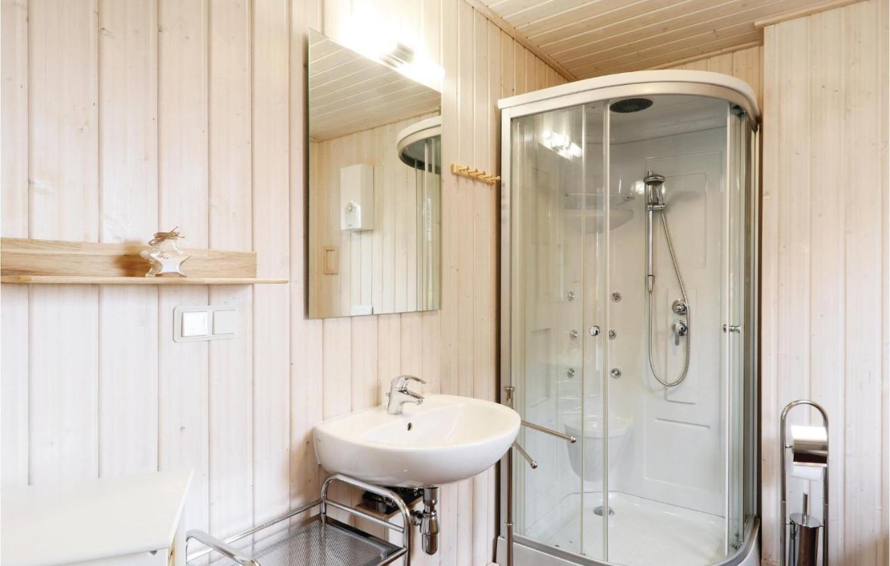 Beach Front Home In Zerpenschleuse With Wifi Extérieur photo